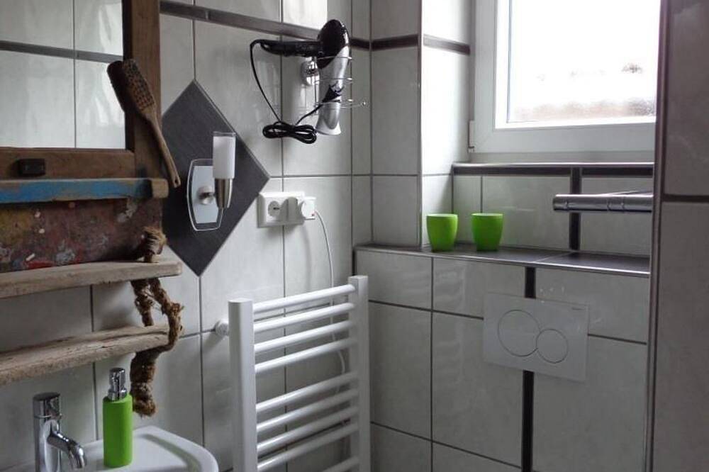 Ganze Wohnung, Holz Art Apartment - Appartement/Fewo, Dusche, Wc, Komfort in Fischbach bei Dahn, Landkreis Südwestpfalz