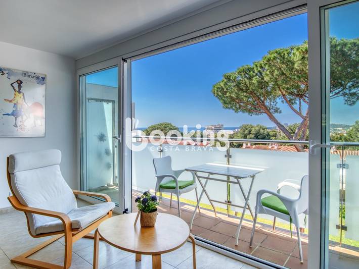 Appartement de vacances pour 4 personnes, avec vue sur l’océan ainsi que balcon et jardin