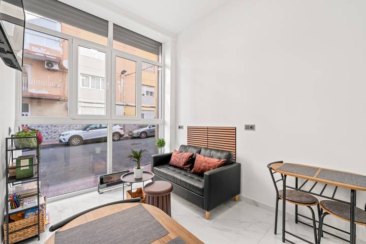 Loft Room 3B with Air Conditioning in Torrevieja Centre, Torrevieja