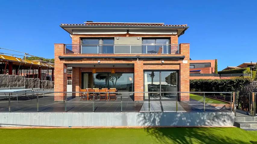 Casa rural para 9 personas, con jardín y piscina en Caldetas