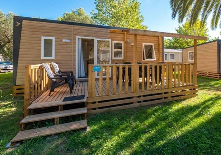 Location de vacances pour 5 personnes, avec piscine et jacuzzi ainsi que terrasse et bassin pour enfant à Locunolé - 4