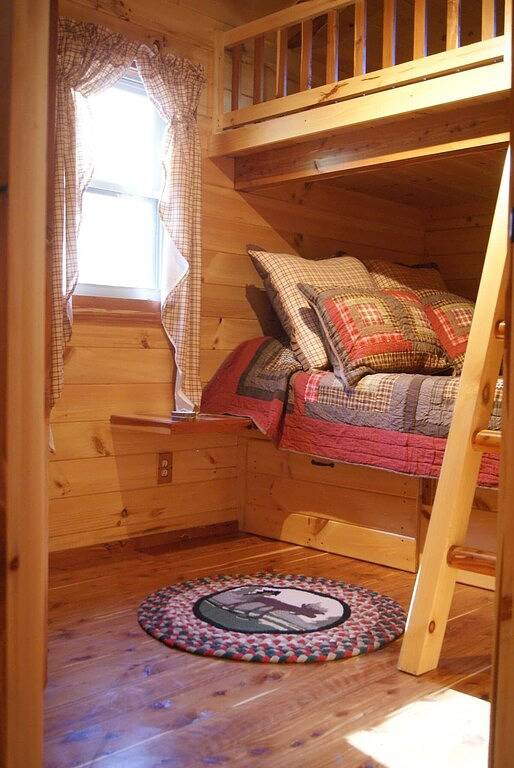 Ma & Pa’s Cabin Getaway Amish Country Outdoor Bath in Geauga County