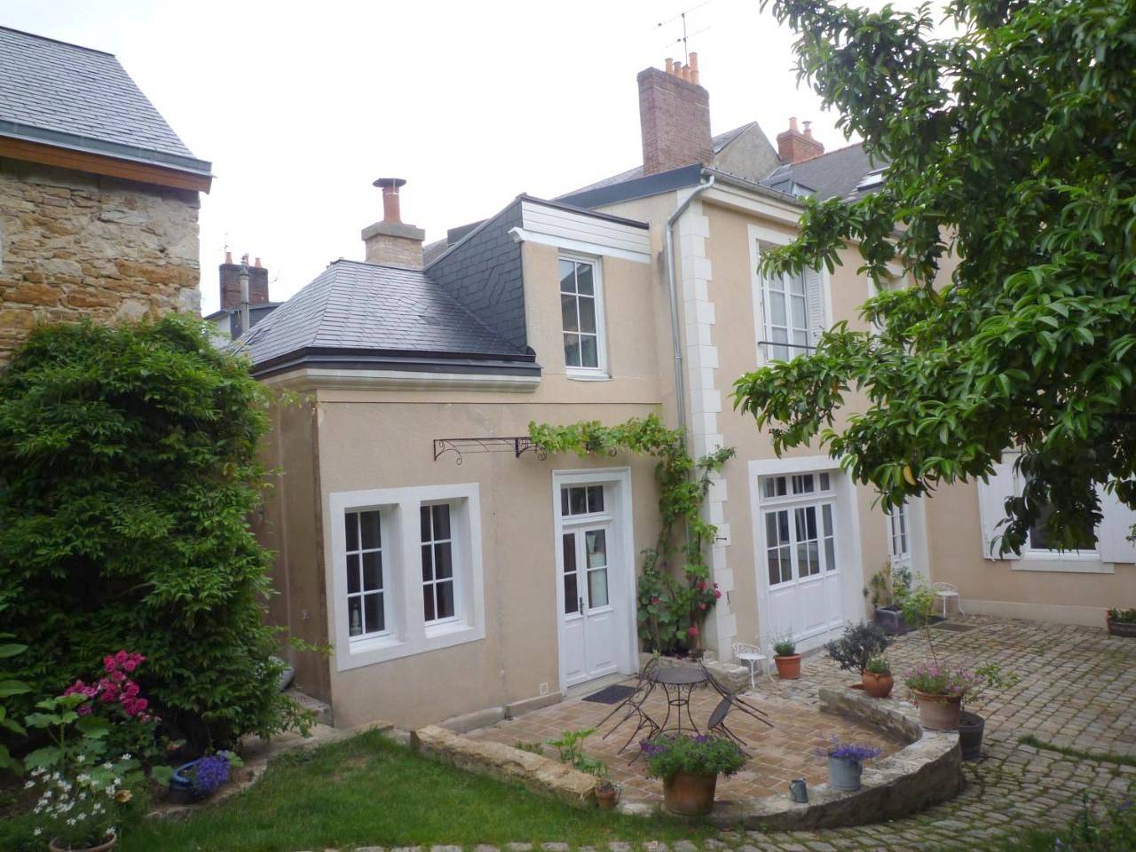 Double Room with Private Bathroom in Le Mans, Sarthe
