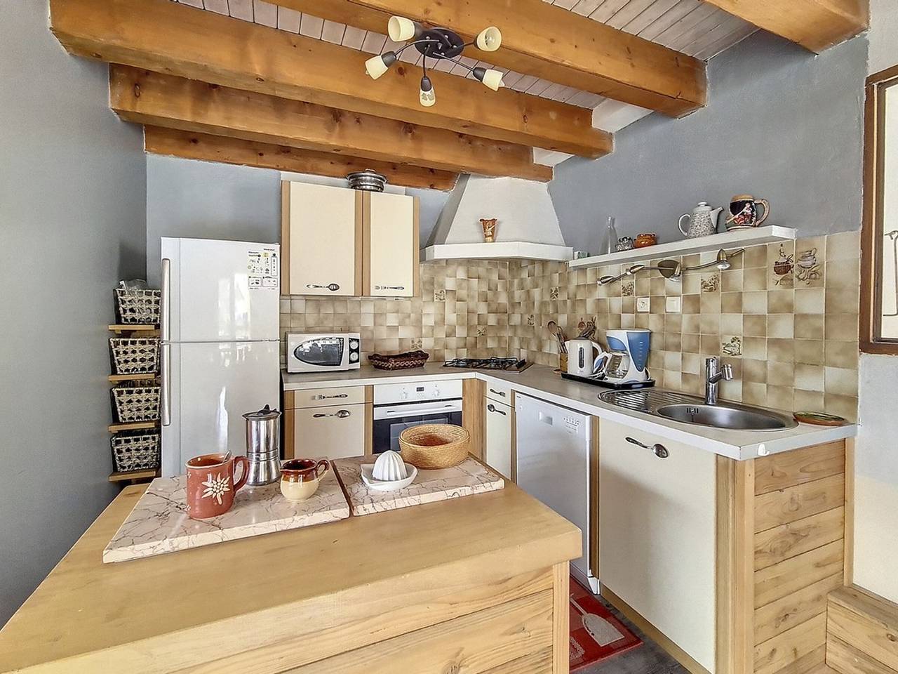 Geheel appartement, Charming Family Home · Close to Slopes · Terrace & Parking in Saint-Martin-de-Belleville, Massif de la Vanoise
