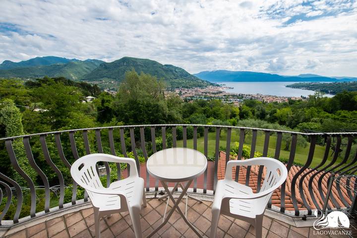 Ferienwohnung für 2 Personen, mit Seeblick und Terrasse, mit Haustier in Salò
