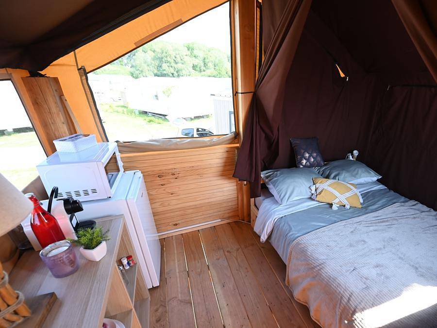 Camping Domaine de la Roselière - Uniek 2 personen - Baroudeur Tent in Noyelles-sur-Mer, Abbeville en omgeving