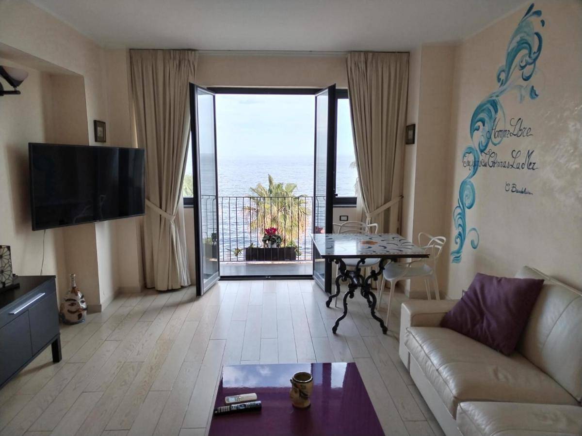 Mar dei Poeti - Luxury Suites in Torre Archirafi, Riposto