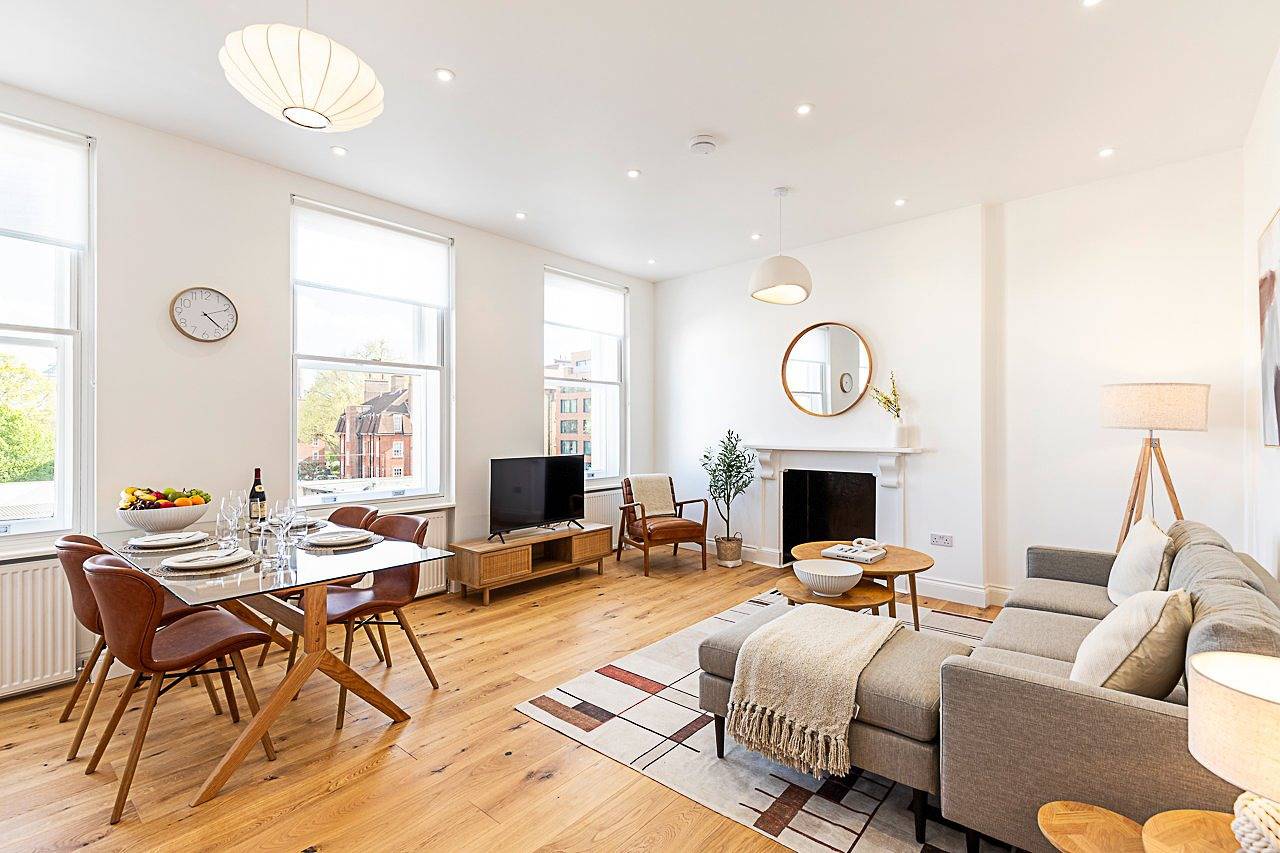 Entire apartment, Stylish Chelsea Escape with Private Outdoor Oasis! in Kensington and Chelsea, London