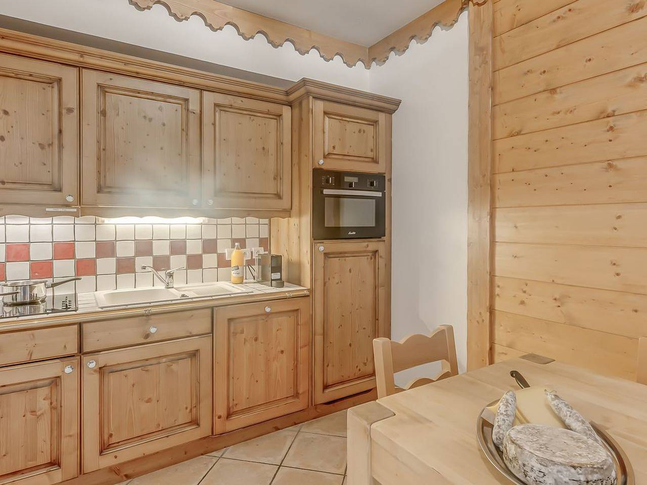 Entire apartment, Champagny-en-Vanoise: Comfort 4 pers, 46m², Terrace, Ski locker, Wifi, 4K Tv in Champagny-en-Vanoise, Vanoise National Park