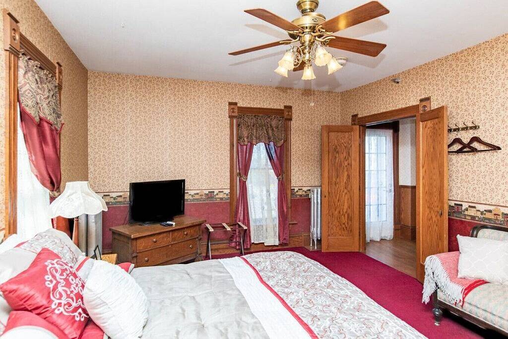 #10 Gh · #10 Grant House- Russell H Grant's Suite in Chisago County