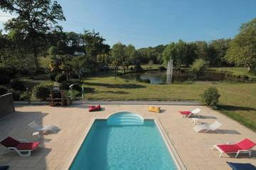 Cottage pour 12 personnes, avec balcon et sauna ainsi que jacuzzi et jardin à Saint-Laurent-de-Gosse