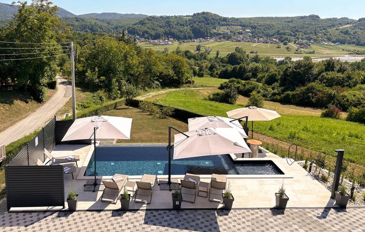 Moderne 140 m² große Ferienwohnung mit Pool und Terrasse in der Nähe von Novi Marof in Varazdin