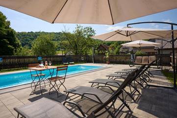 Gîte pour 2 personnes, avec piscine ainsi que sauna et jardin, animaux acceptés dans Brežice