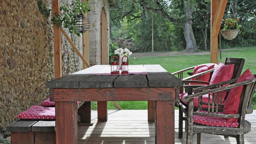 Villa for 5 people, with pool and terrace as well as garden in Midi-Pyrenees