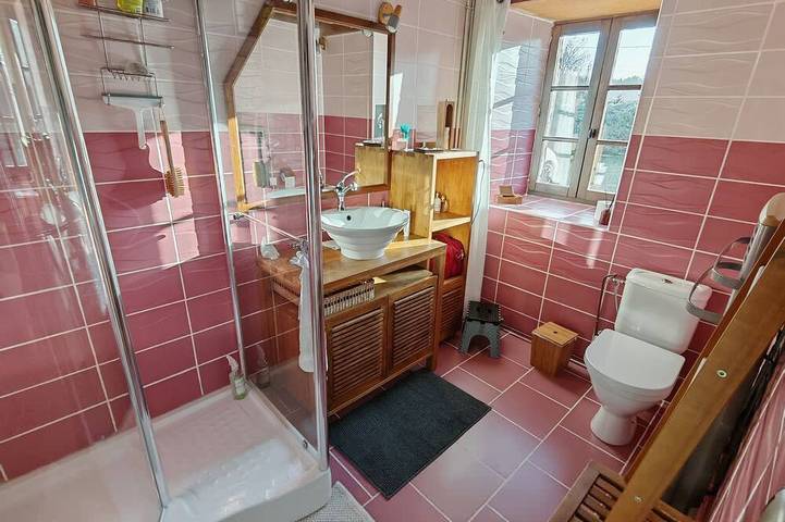 Location de vacances pour 6 personnes, avec jardin à Quarré-les-Tombes - 4