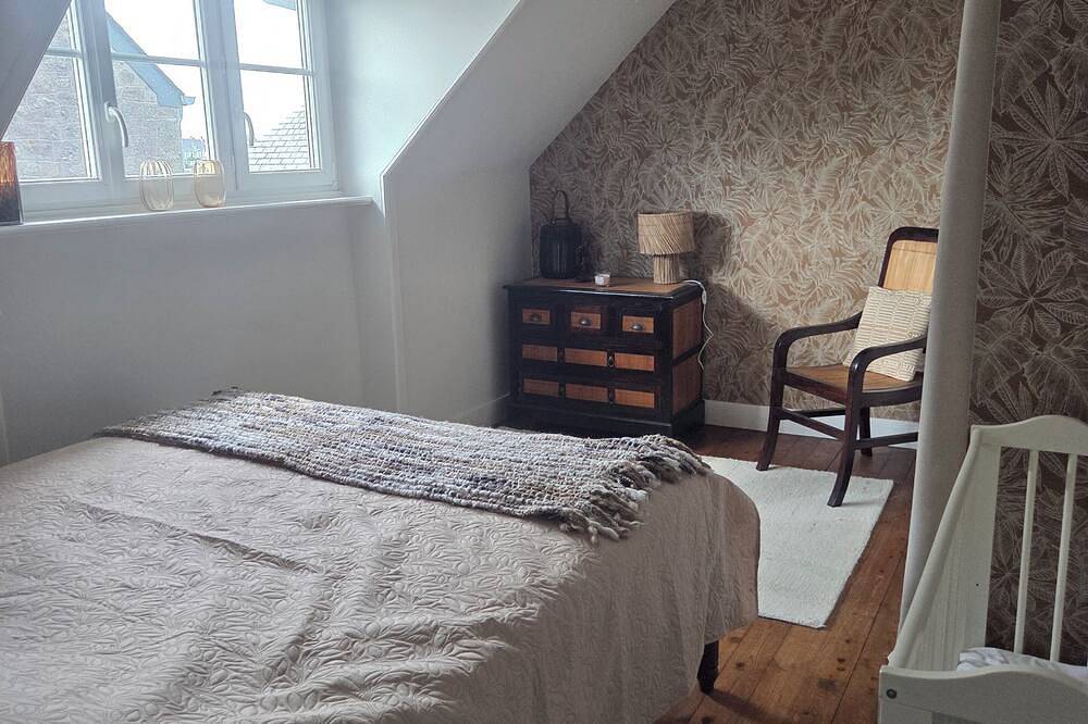 Quiet house close to beaches, port and shops in Montfarville, Cherbourg region