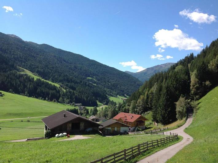Privatzimmer für 3 Personen, mit Balkon und Terrasse sowie Garten und Ausblick in Sarntal - 4