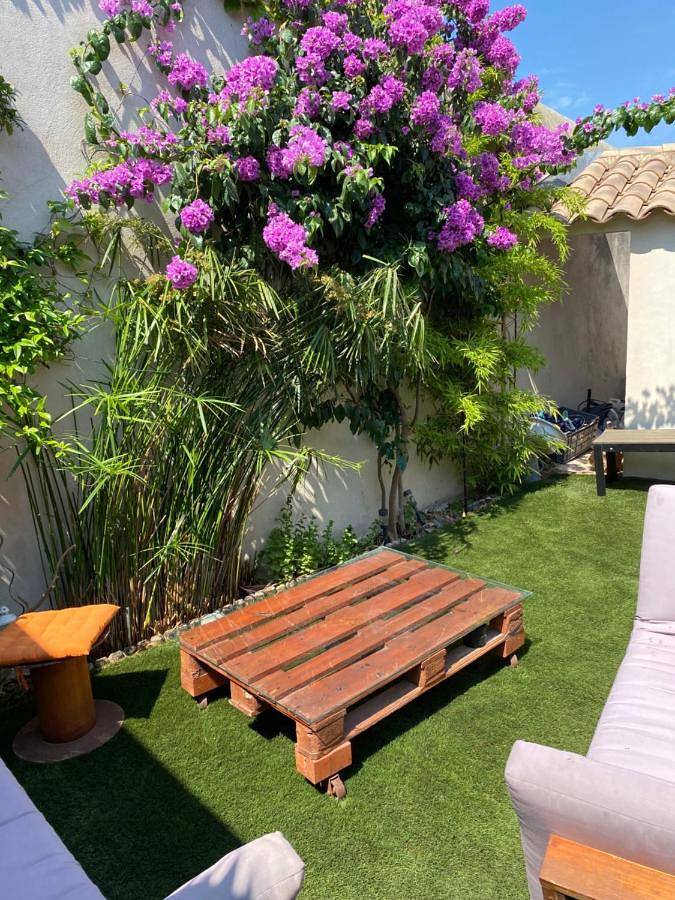 Location de vacances pour 4 personnes, avec vue et jardin dans Tour Barberousse Chateau De Gruissan - 2