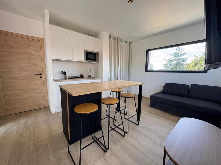 Gîte pour 2 personnes, avec terrasse à Écully - 2