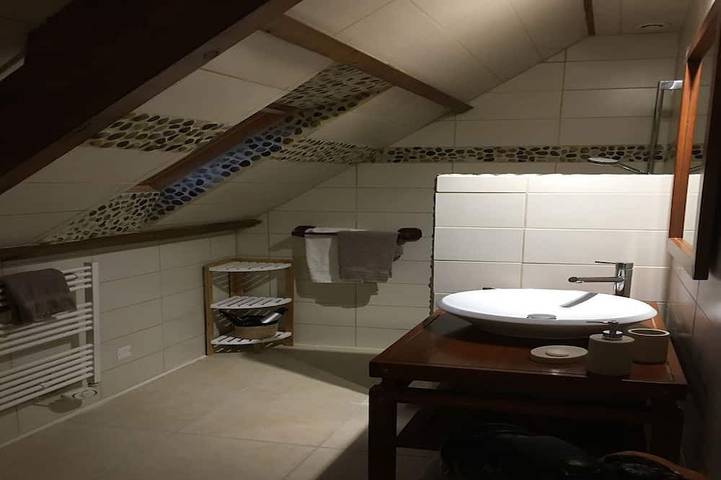 Gîte pour 4 personnes, avec piscine dans Sottevast - 3