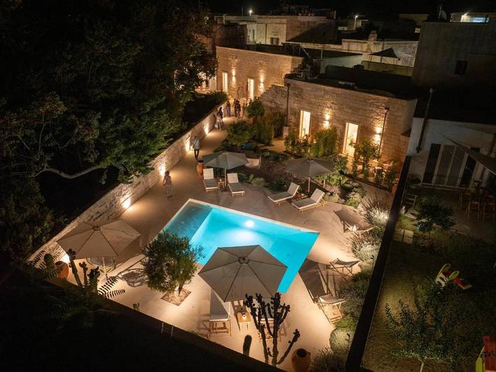 B&b per 2 persone, con Balcone e Giardino nonché Piscina a Uggiano la Chiesa