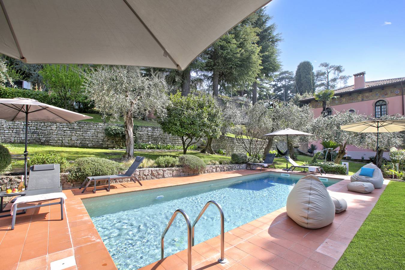 Villa Schlosser Lake Front & Private Pool in Malcesine, Gardasee-Berge