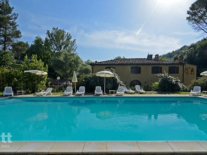 Ferienhaus für 14 Personen, mit Pool und Terrasse sowie Balkon/Terrasse