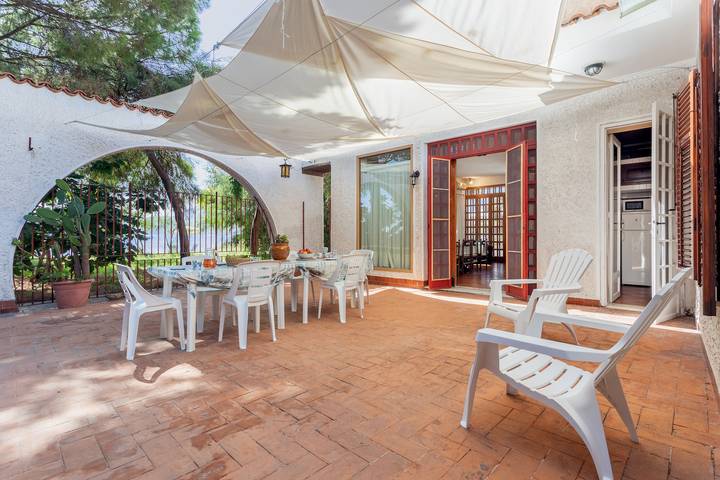 Villa for 8 people, with Garden