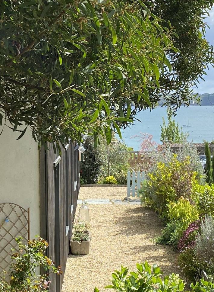 Gîte pour 3 personnes, avec terrasse et jardin