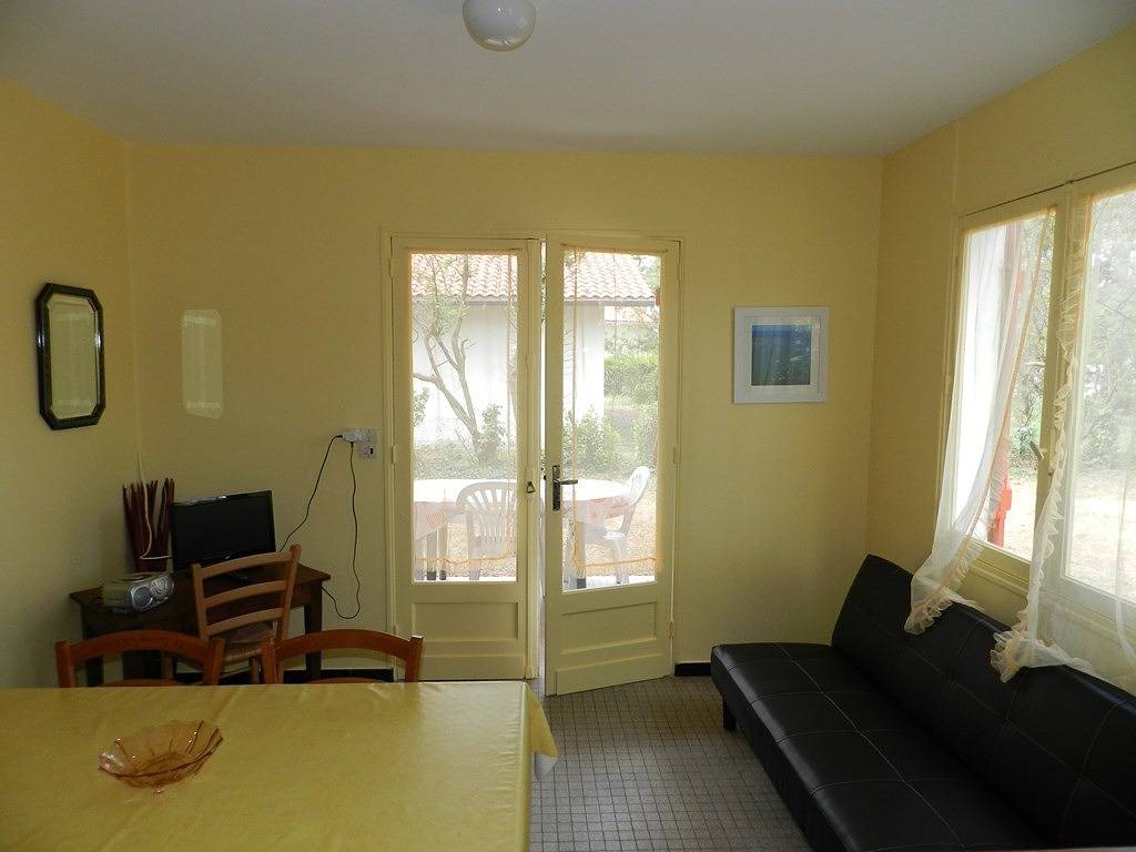 Ganze Ferienwohnung, 65 qm Ferienhaus für höchstens 6 Personen. in Biscarrosse Plage, Biscarrosse