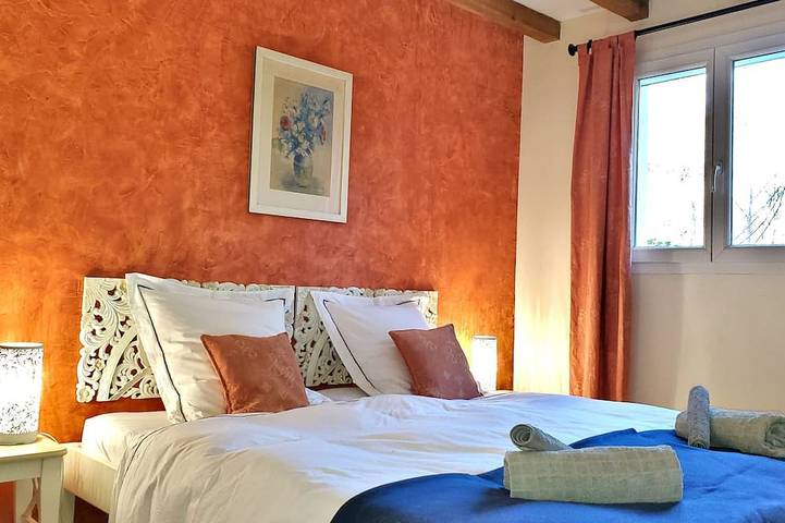 Location de vacances pour 4 personnes, avec jardin ainsi que terrasse et piscine à Roquetaillade - 2