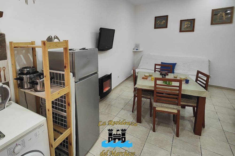 Appartamento intero, Monolocale in Penisola sorrentina, a 300 metri dal mare e dalla spiaggia libera in Castellammare di Stabia, Napoli e dintorni
