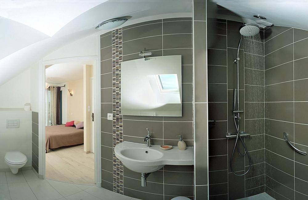 King Room with Balcony in Saint-Florent-le-Vieil, Région de Cholet