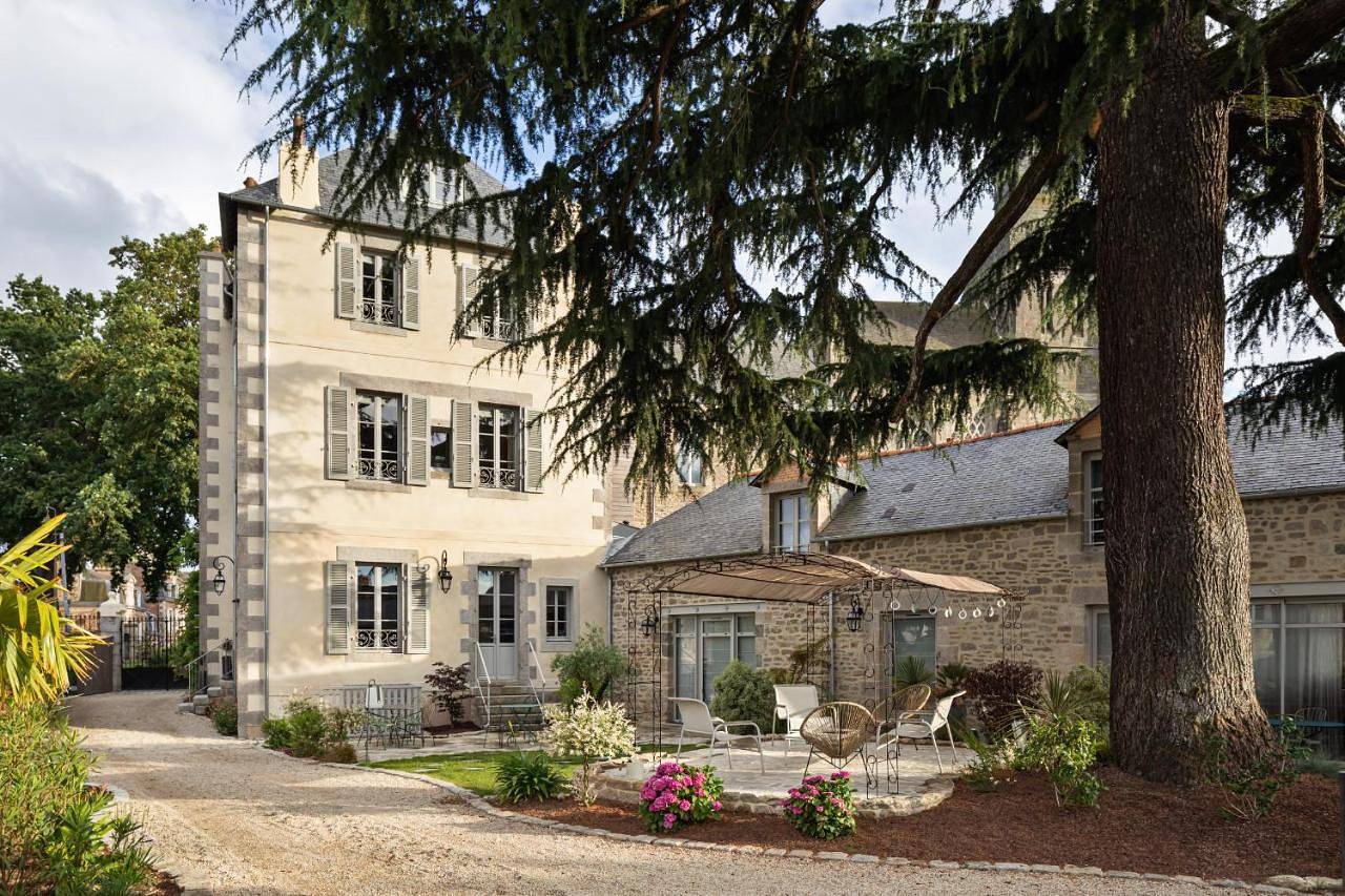 Clos du Cèdre - Chambres d'Hôtes d'Exception, Luxury B&B à Dinan in Dinan, Région de Dinan