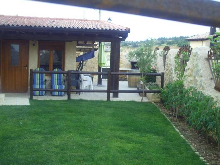 Apartamento para 4 personas, con Terraza además de Jardín y Vistas en Calatañazor