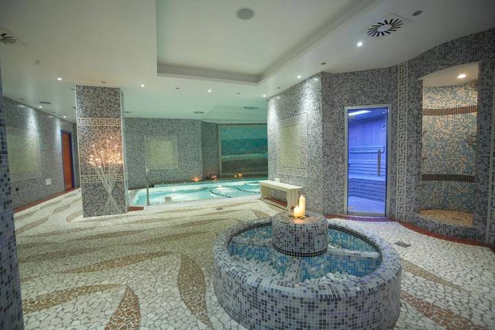 Hotel für 2 Personen, mit Sauna und Garten sowie Whirlpool und Pool, mit Haustier - 1