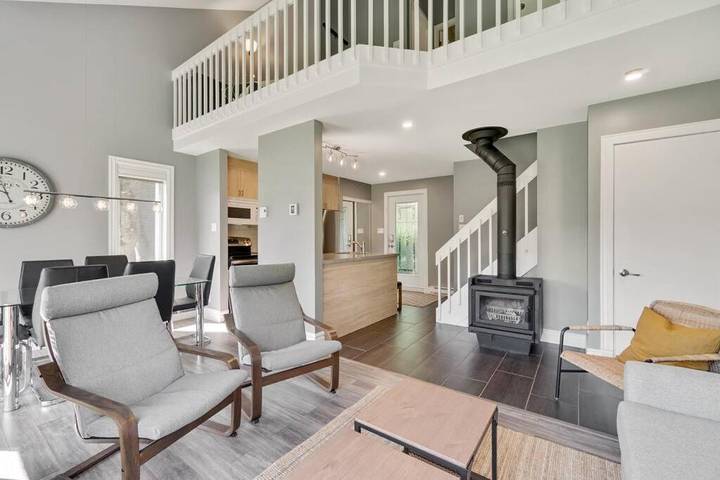 Gîte pour 6 personnes, avec terrasse ainsi que piscine et jardin à Beaupré