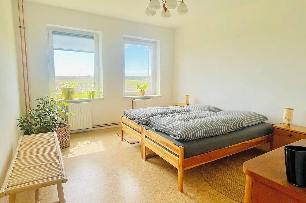 Ganze Wohnung, \"Mts -Haus Zettemin\" - 2 Familienfreundliche Ferienwohnungen in Mecklenburg in Zettemin, Müritz