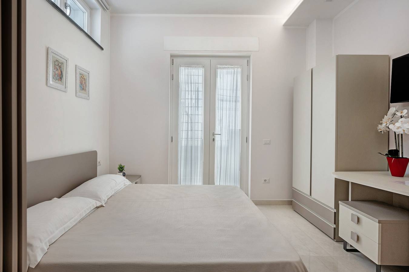 Bed and Breakfast 'Stabiae Charm - Encanto' con balcone, Wi-Fi e aria condizionata in Castellammare di Stabia, Sorrento Coast