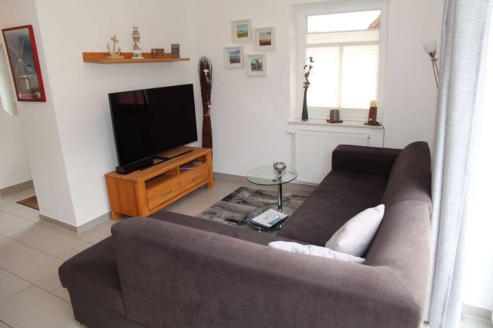 Ferienhaus für 4 Personen, mit Terrasse und Garten in Greetsiel - 3