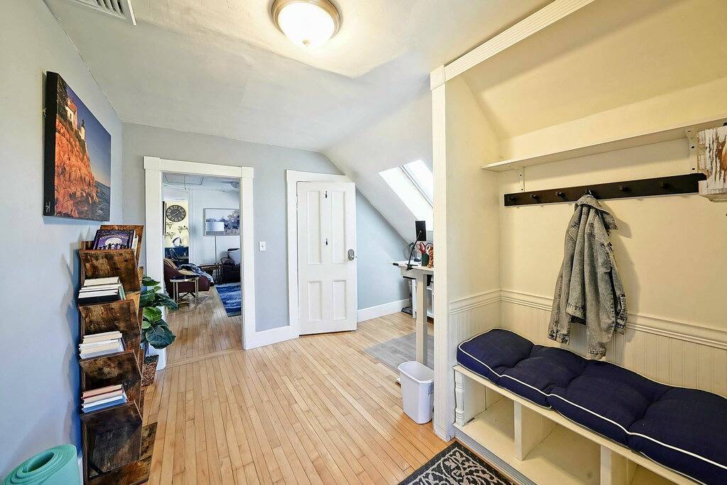 Ganze Wohnung, ★ Cozy Coastal Condo: Steps to Downtown & Waterfront ★ in Salem (MA), Essex County (MA)