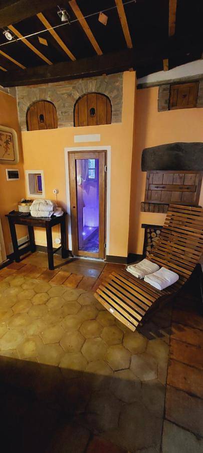 Apartment with Terrace in Bettola, Province de Plaisance