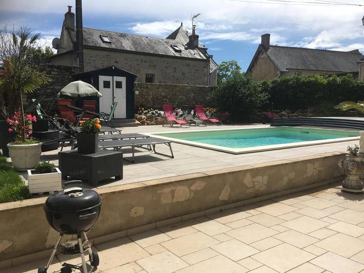Location de vacances pour 12 personnes, avec vue ainsi que piscine et jardin à Chinon - 3