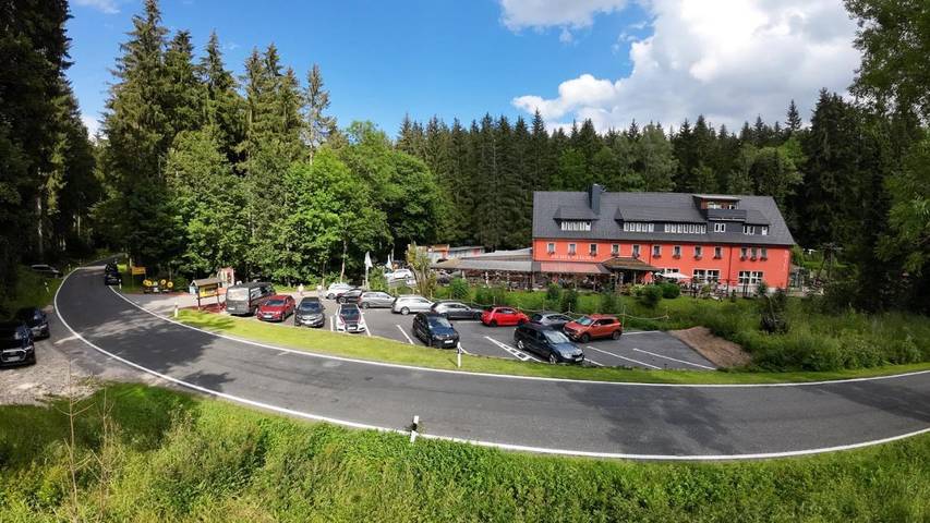 Hotel für 4 Personen, mit Terrasse und Whirlpool sowie Garten und Pool in Bärenstein - 3
