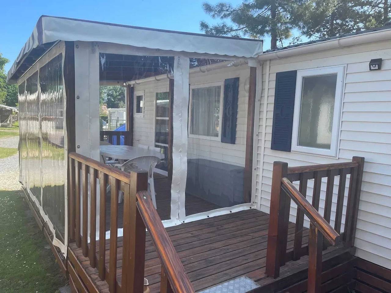 Bungalow accueillant avec vue sur la mer à Bernières-sur-Mer in Bernières-sur-Mer, Région de Caen
