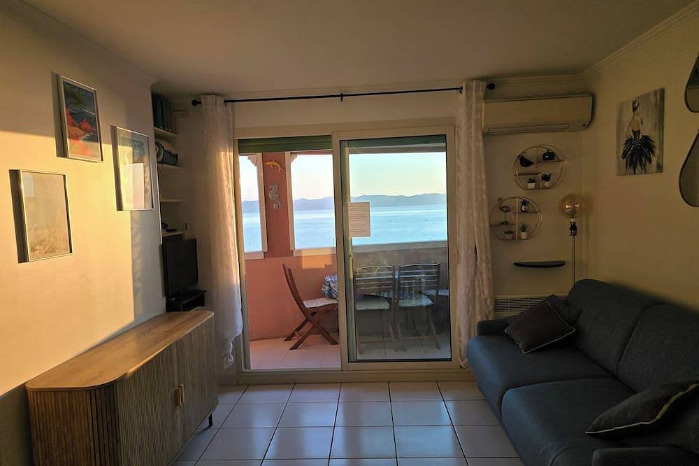 Ganze Wohnung, Appartement Côte D'azur Accès Direct Plage in Théoule-sur-Mer, Massif de l'Esterel