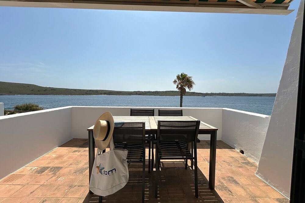 Entire apartment, Apartment with sea views and pool in Fornells in Fornells, Es Mercadal