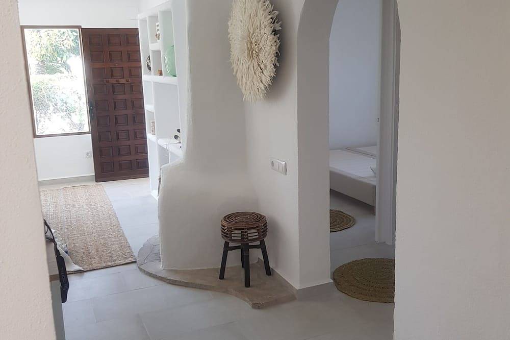 Nuevo 2020! Pequeña casa a 500 metros de la playa, piscina privada. in Playa del Arenal, Jávea