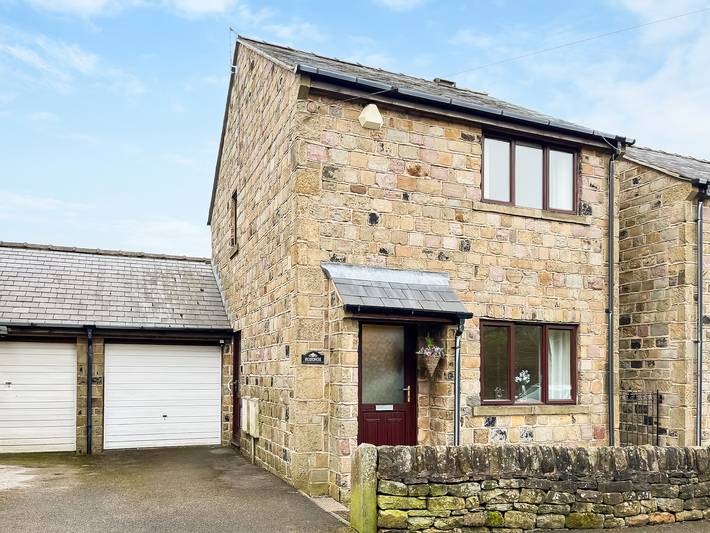 Cottage for 3 people, with garden, with pets in Sheffield