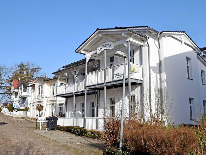 Bungalow für 5 Personen, mit Balkon und Seeblick sowie Sauna und Ausblick, mit Haustier in Göhren - 2